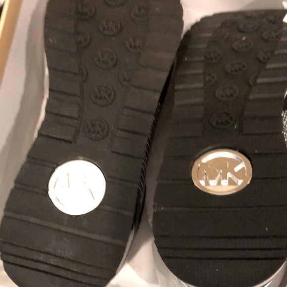 Michael Kors sneakers - Picture 2 of 3